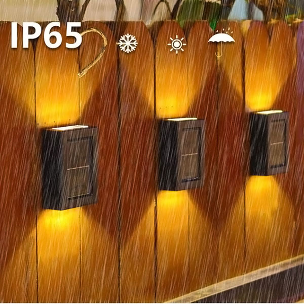 DUOLUMO Solar Lamp in Snow